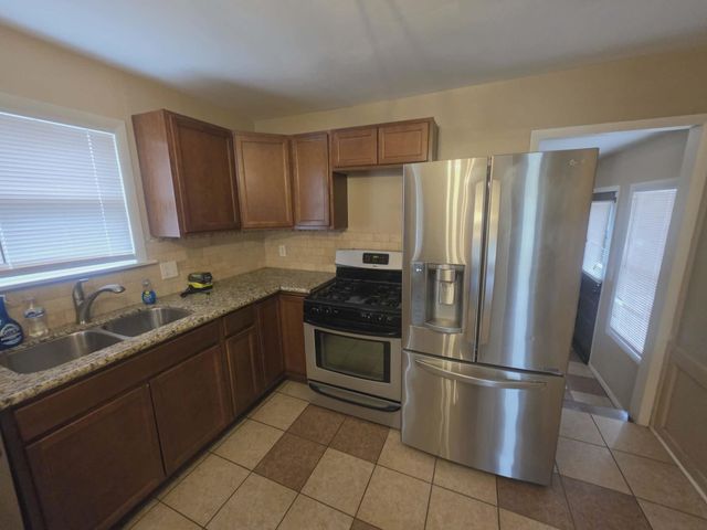 814 N Clara St, Wichita, KS 67212