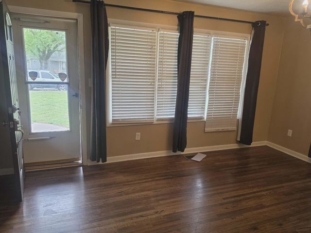 814 N Clara St, Wichita, KS 67212