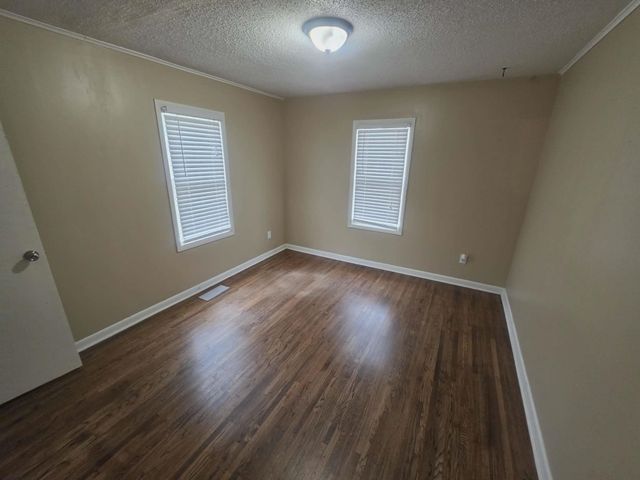 814 N Clara St, Wichita, KS 67212