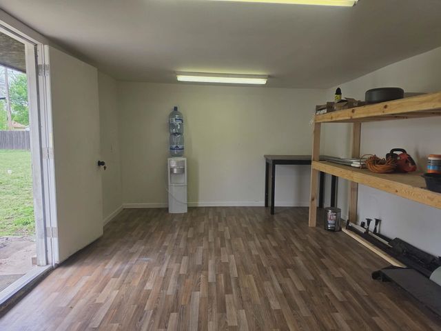 814 N Clara St, Wichita, KS 67212