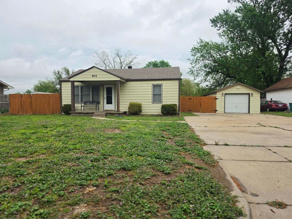 814 N Clara St, Wichita, KS 67212