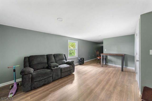 6 Spring Ter, Pemberton Twp., NJ 08015