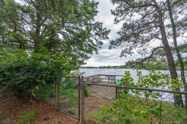 6 Spring Ter, Pemberton Twp., NJ 08015