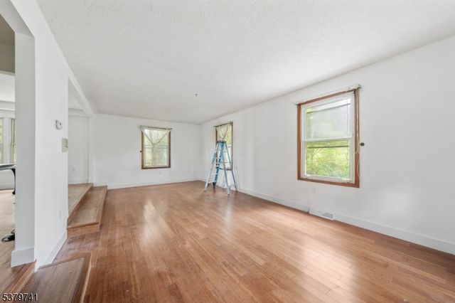 6 Spring Ter, Pemberton Twp., NJ 08015