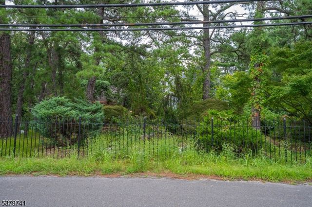 6 Spring Ter, Pemberton Twp., NJ 08015