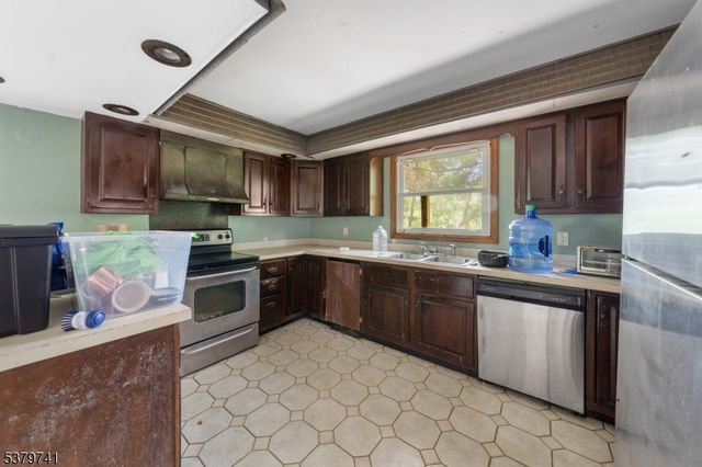 6 Spring Ter, Pemberton Twp., NJ 08015