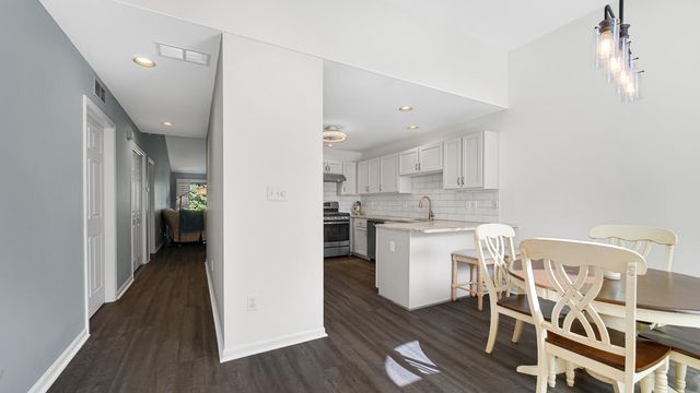 956 Cornwallis Lane, Munster, IN 46321