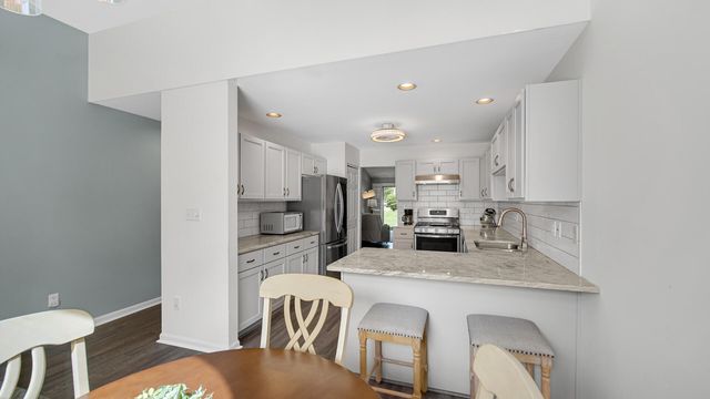 956 Cornwallis Lane, Munster, IN 46321
