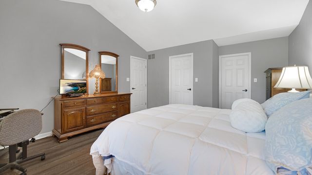 956 Cornwallis Lane, Munster, IN 46321
