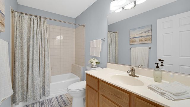 956 Cornwallis Lane, Munster, IN 46321