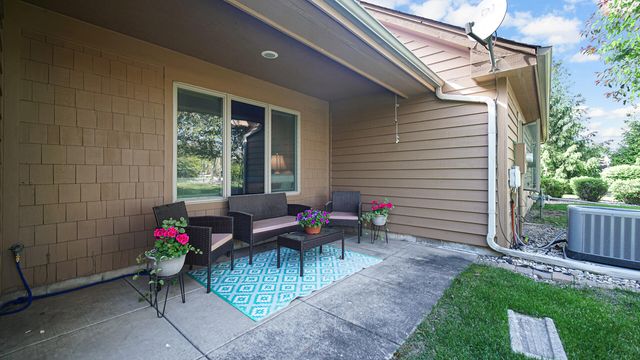 956 Cornwallis Lane, Munster, IN 46321