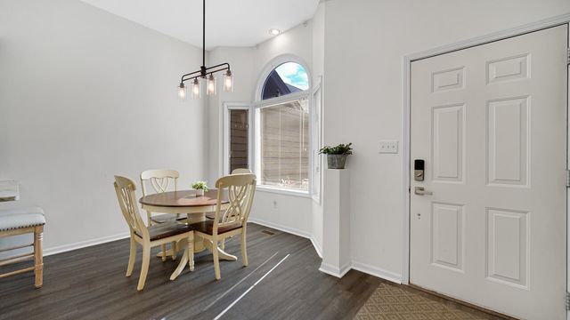 956 Cornwallis Lane, Munster, IN 46321