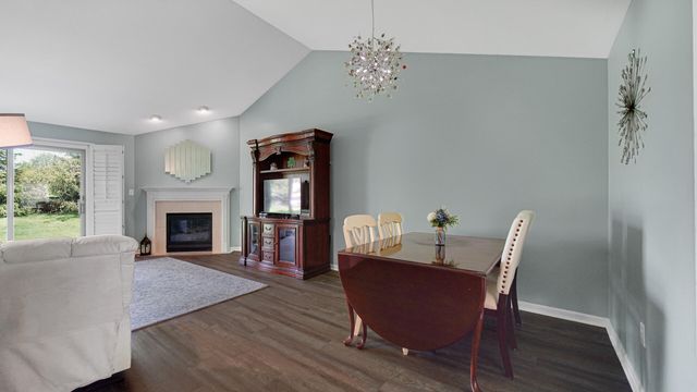 956 Cornwallis Lane, Munster, IN 46321