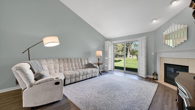 956 Cornwallis Lane, Munster, IN 46321