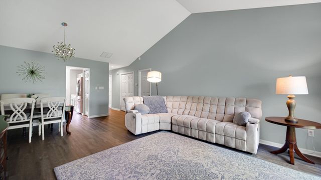 956 Cornwallis Lane, Munster, IN 46321