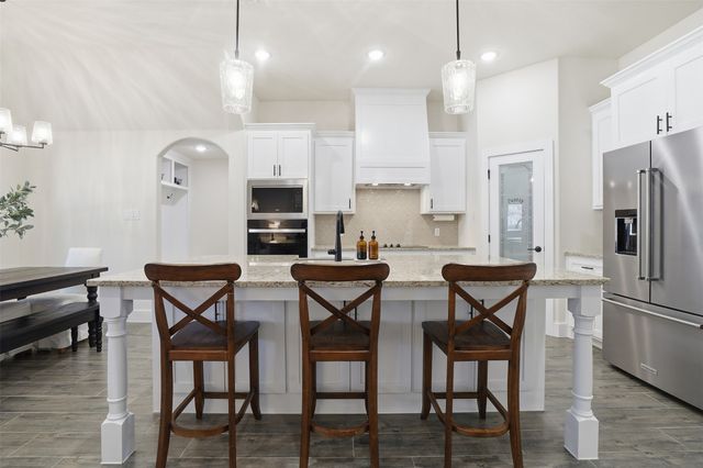 9017 Valley Oak Court, Springtown, TX 76082