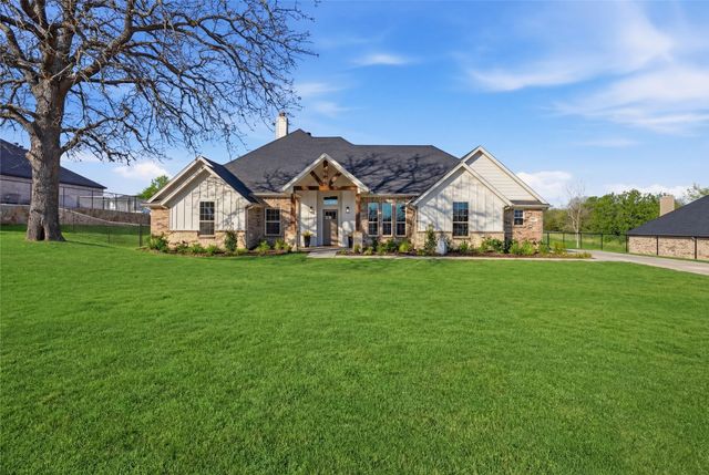 9017 Valley Oak Court, Springtown, TX 76082