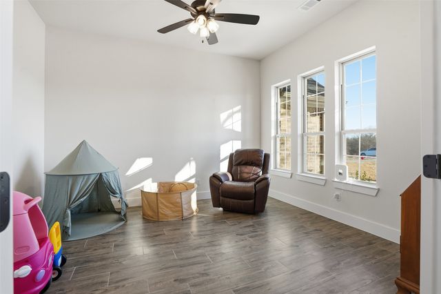 9017 Valley Oak Court, Springtown, TX 76082