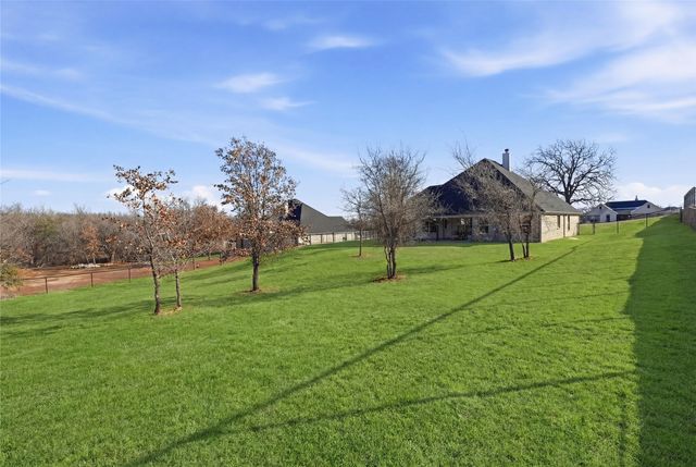 9017 Valley Oak Court, Springtown, TX 76082