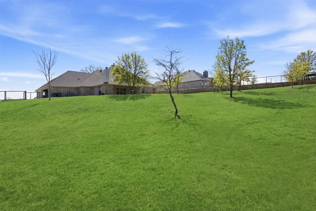 9017 Valley Oak Court, Springtown, TX 76082