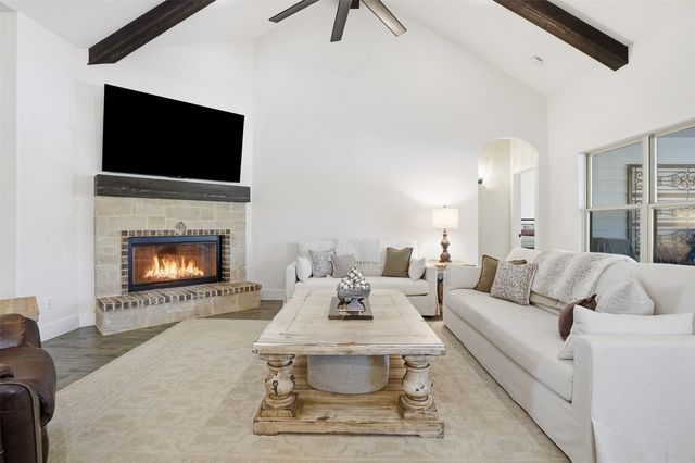 9017 Valley Oak Court, Springtown, TX 76082