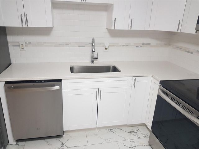 311 58TH AVENUE E, Bradenton, FL 34203