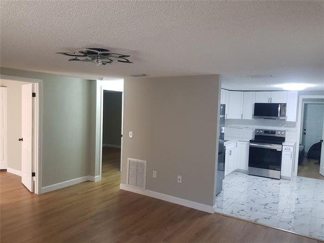 311 58TH AVENUE E, Bradenton, FL 34203