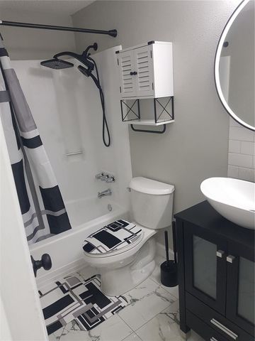 311 58TH AVENUE E, Bradenton, FL 34203