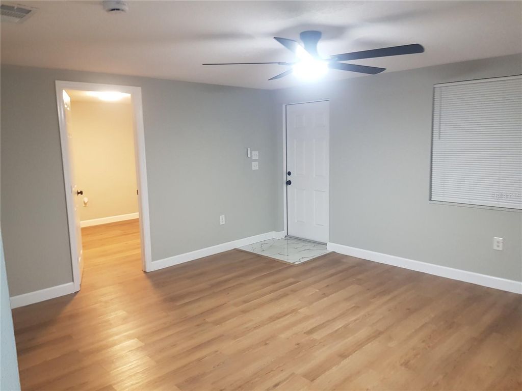 Image 16 of property listing at 311 58TH AVENUE E, Bradenton, FL 34203