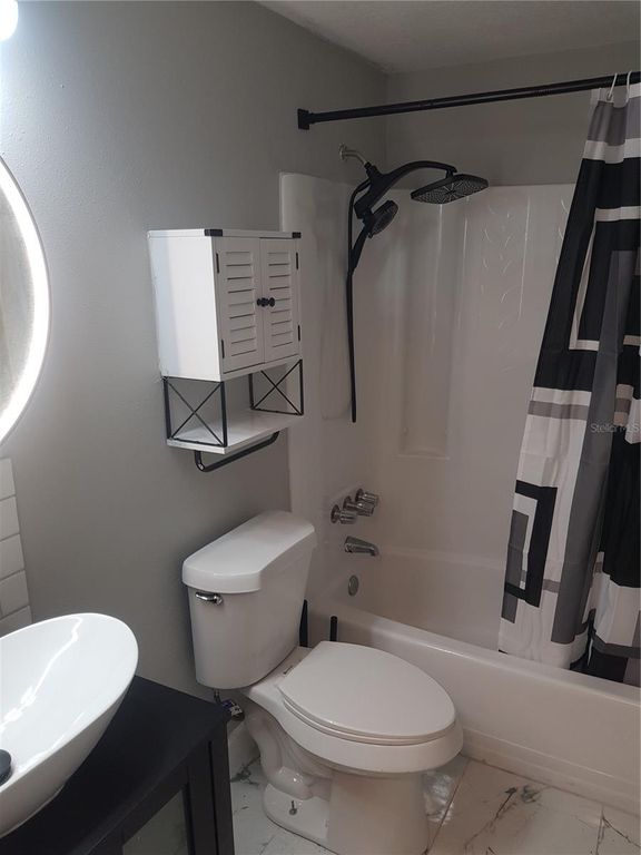 Image 21 of property listing at 311 58TH AVENUE E, Bradenton, FL 34203