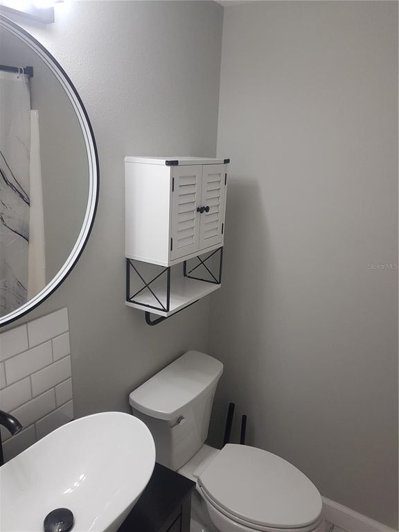 Image 29 of property listing at 311 58TH AVENUE E, Bradenton, FL 34203