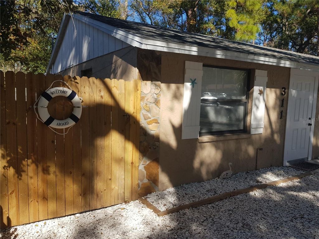 Image 33 of property listing at 311 58TH AVENUE E, Bradenton, FL 34203