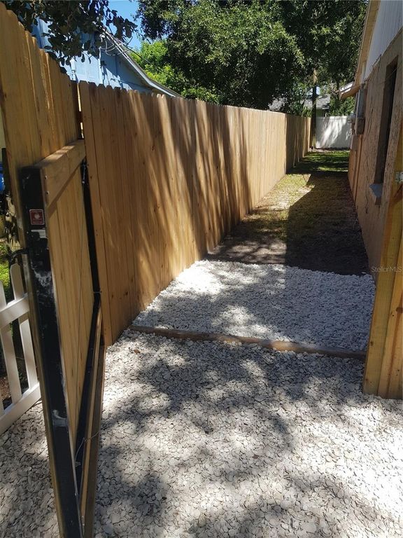 Image 34 of property listing at 311 58TH AVENUE E, Bradenton, FL 34203