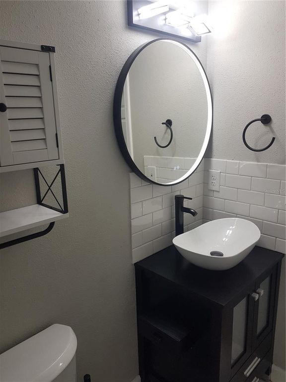 Image 58 of property listing at 311 58TH AVENUE E, Bradenton, FL 34203