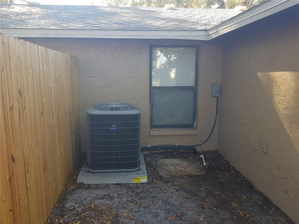 Image 93 of property listing at 311 58TH AVENUE E, Bradenton, FL 34203