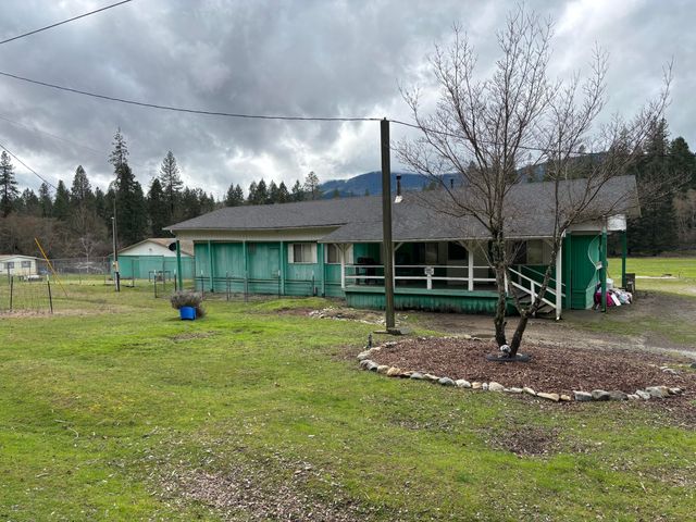 16625 Ford Road, Rogue River, OR 97537