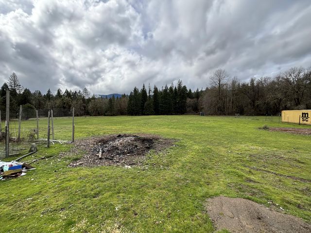 16625 Ford Road, Rogue River, OR 97537