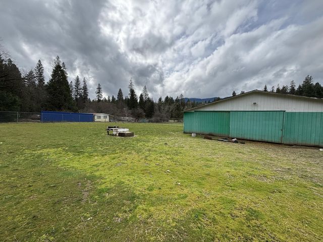 16625 Ford Road, Rogue River, OR 97537