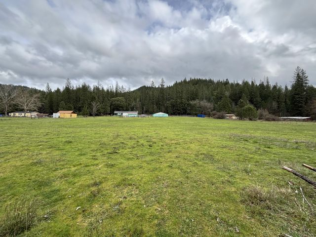 16625 Ford Road, Rogue River, OR 97537