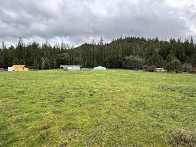 16625 Ford Road, Rogue River, OR 97537