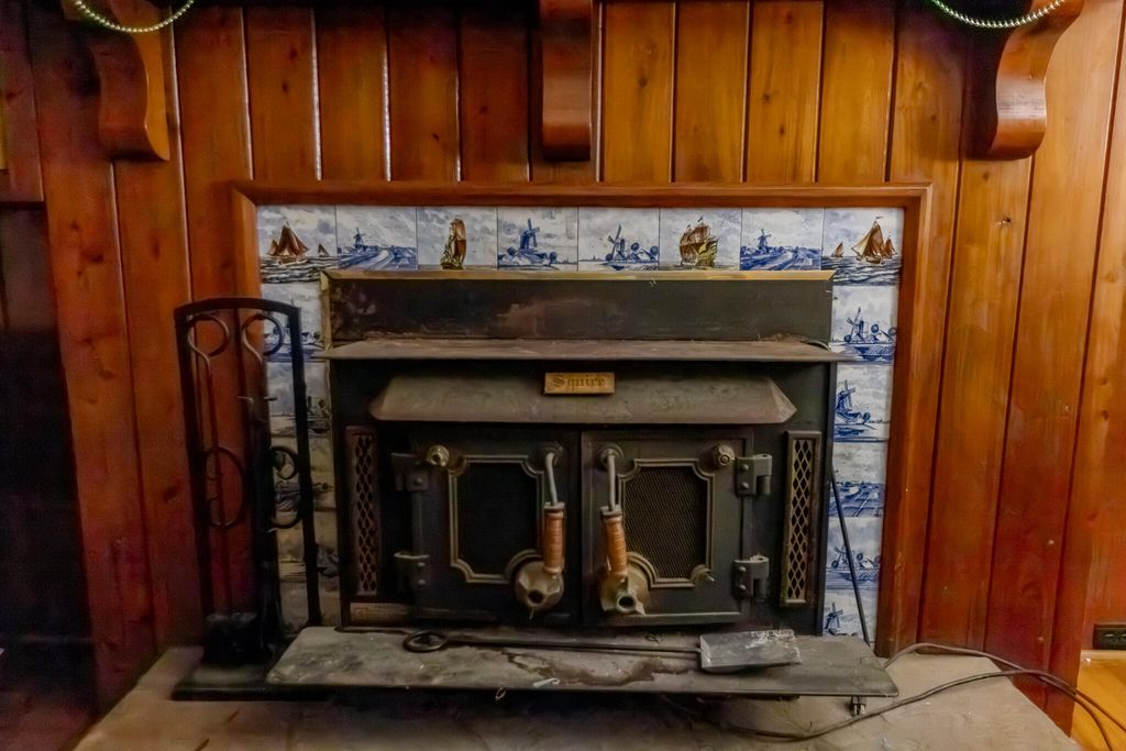 Image 4 of property listing at 117 Newington Road, Summerville, SC 29485