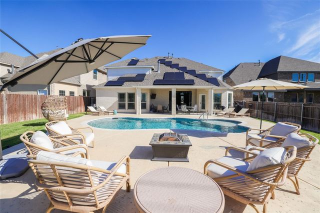 222 Crestview Drive, Midlothian, TX 76065