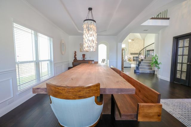 222 Crestview Drive, Midlothian, TX 76065