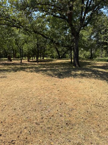 2300 Spring Mountain Road, Cross Roads, TX 76227