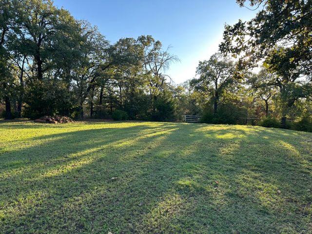 2300 Spring Mountain Road, Cross Roads, TX 76227