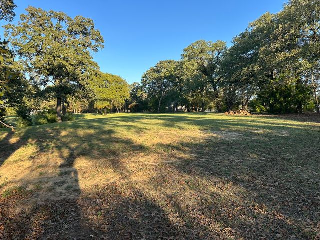 2300 Spring Mountain Road, Cross Roads, TX 76227
