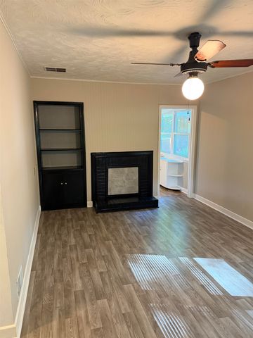 2221 Avondale Drive, Spartanburg, SC 29302
