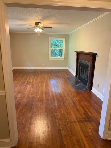 2221 Avondale Drive, Spartanburg, SC 29302