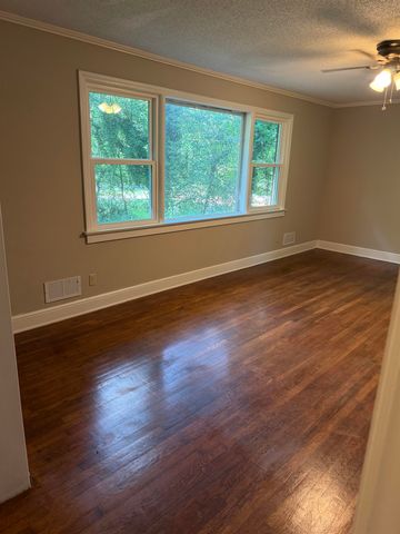 2221 Avondale Drive, Spartanburg, SC 29302