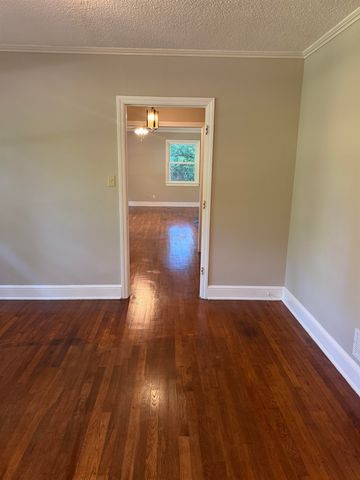 2221 Avondale Drive, Spartanburg, SC 29302